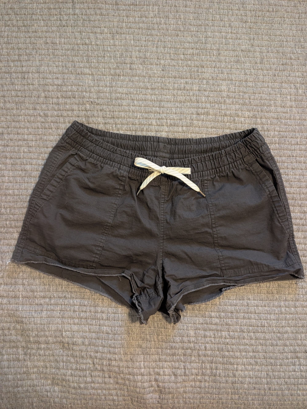 Vuori Women's Ripstop Drawstring Waist Athletic Shorts - Charcoal